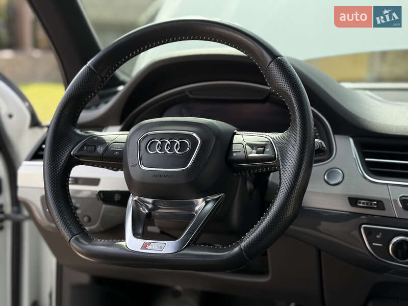 Внедорожник / Кроссовер Audi Q7 2017 в Одессе