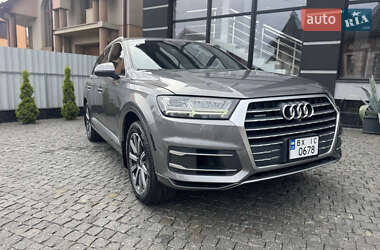 Внедорожник / Кроссовер Audi Q7 2016 в 