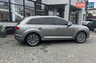 Внедорожник / Кроссовер Audi Q7 2016 в 