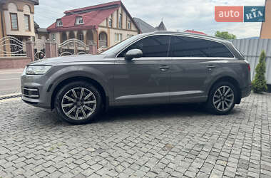 Внедорожник / Кроссовер Audi Q7 2016 в 