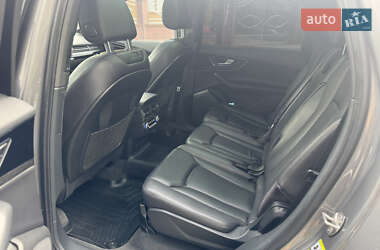 Внедорожник / Кроссовер Audi Q7 2016 в 