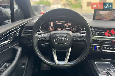 Внедорожник / Кроссовер Audi Q7 2016 в 