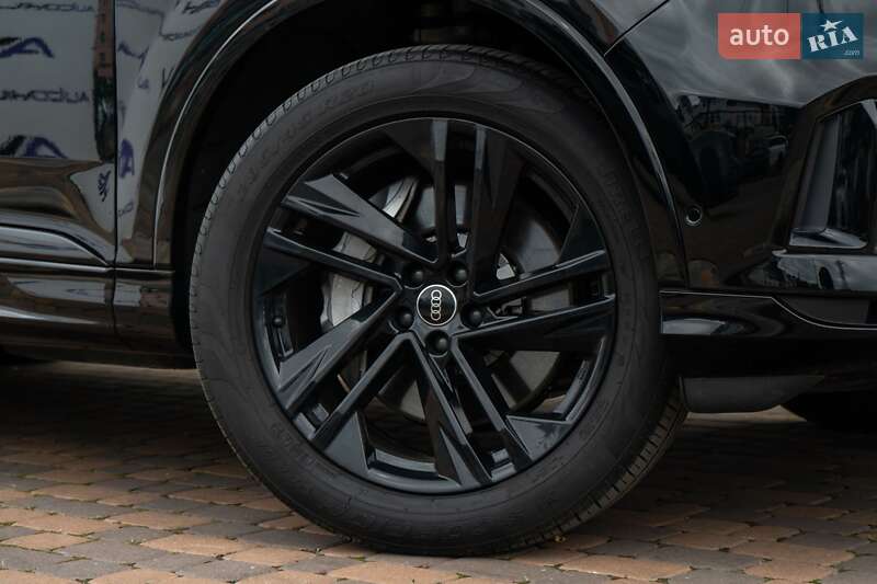 Внедорожник / Кроссовер Audi Q7 2020 в Киеве