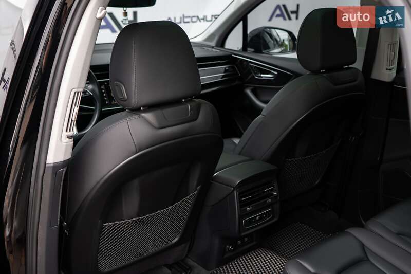 Внедорожник / Кроссовер Audi Q7 2020 в Киеве