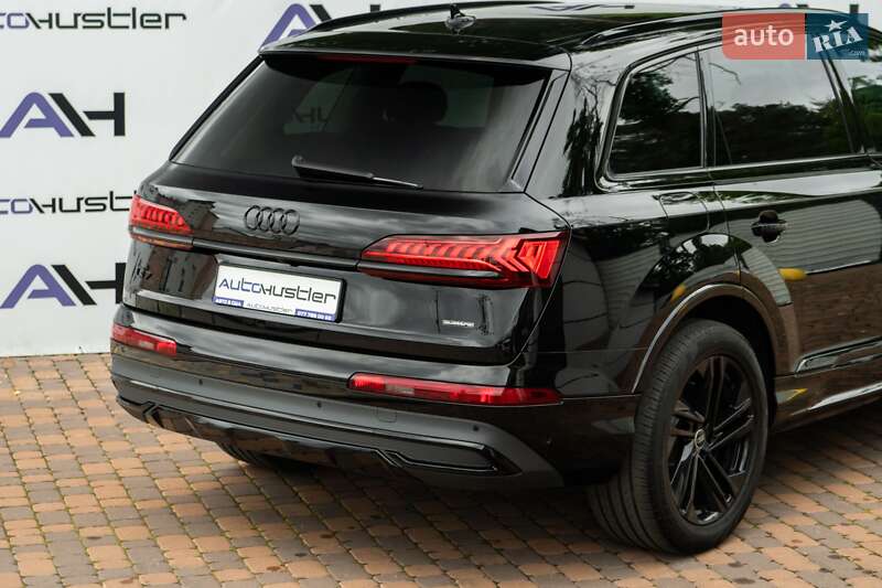 Внедорожник / Кроссовер Audi Q7 2020 в Киеве