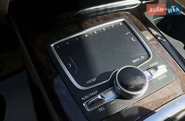 Внедорожник / Кроссовер Audi Q7 2016 в 