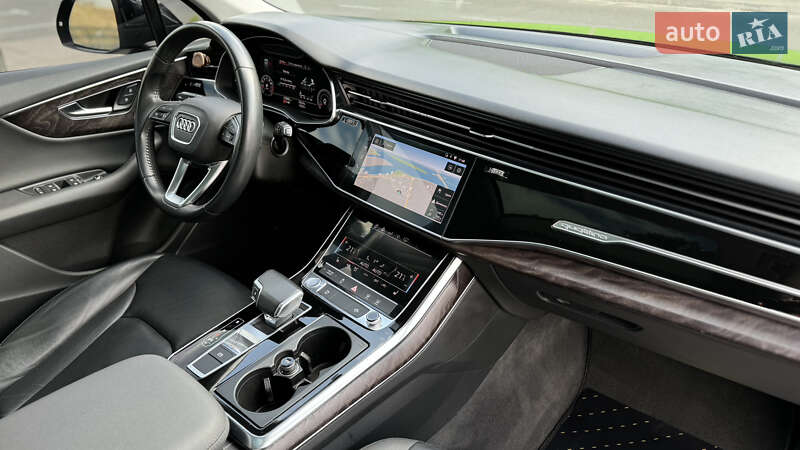 Позашляховик / Кросовер Audi Q7 2019 в Києві фото 23 Позашляховик / Кросовер Audi Q7 2019 в Києві