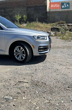 Внедорожник / Кроссовер Audi Q7 2018 в 