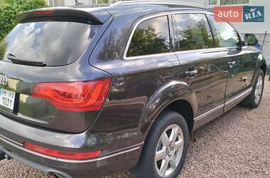 Внедорожник / Кроссовер Audi Q7 2011 в 
