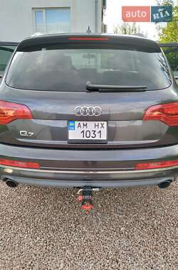 Внедорожник / Кроссовер Audi Q7 2011 в 