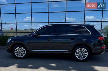 Внедорожник / Кроссовер Audi Q7 2017 в 