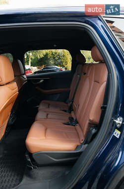 Внедорожник / Кроссовер Audi Q7 2020 в 