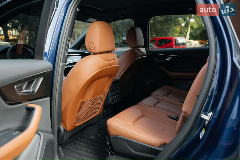 Позашляховик / Кросовер Audi Q7 2020 в Івано-Франківську