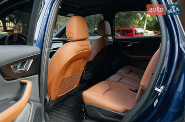 Внедорожник / Кроссовер Audi Q7 2020 в 