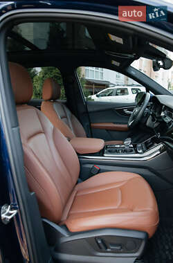 Внедорожник / Кроссовер Audi Q7 2020 в 