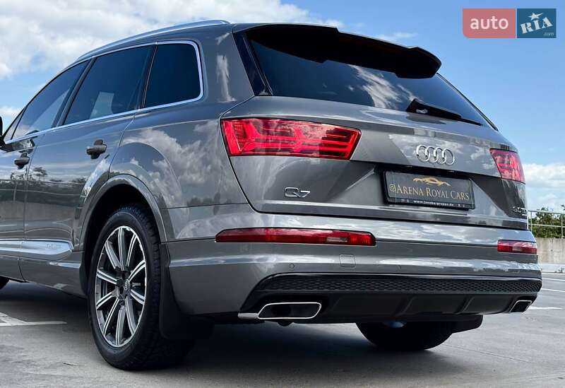 Внедорожник / Кроссовер Audi Q7 2016 в Киеве
