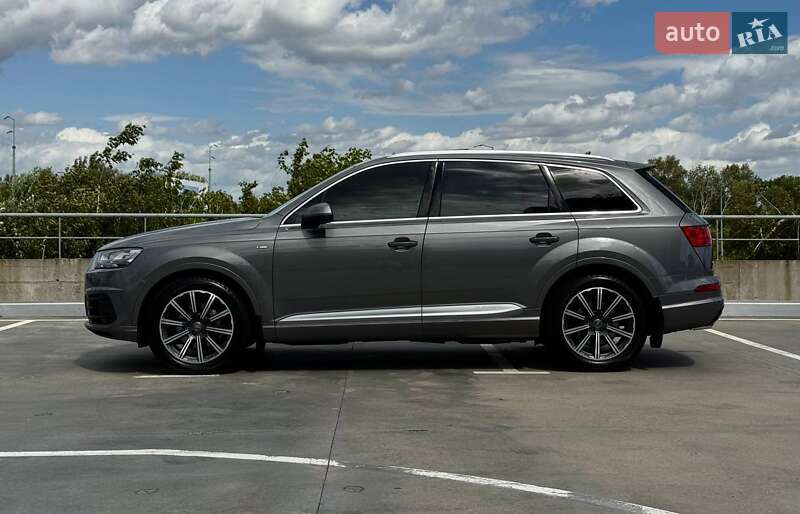 Внедорожник / Кроссовер Audi Q7 2016 в Киеве