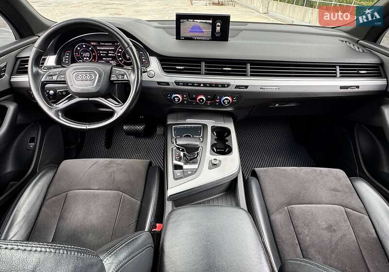 Внедорожник / Кроссовер Audi Q7 2016 в Киеве