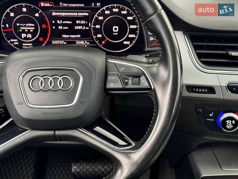 Внедорожник / Кроссовер Audi Q7 2016 в Киеве