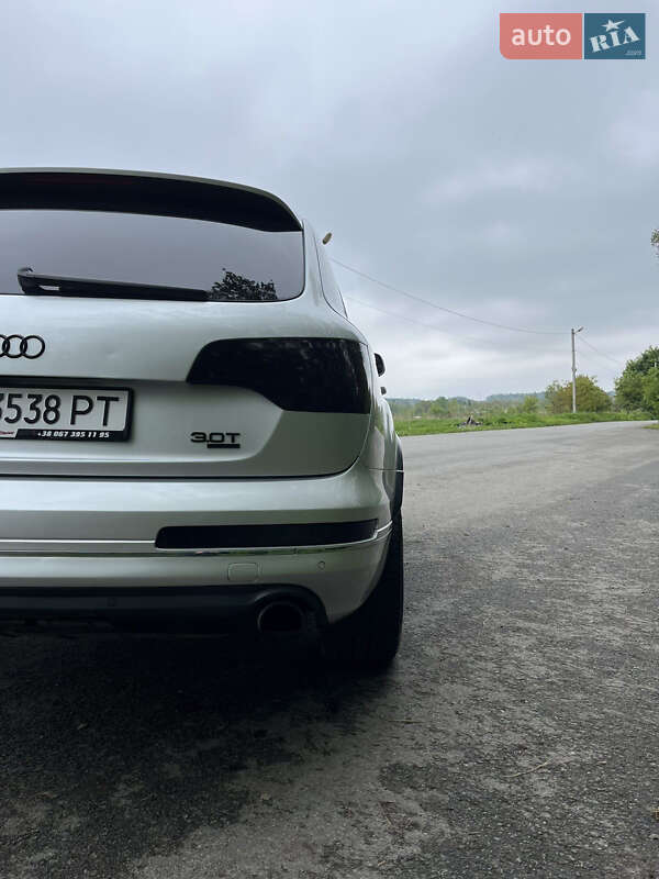 Позашляховик / Кросовер Audi Q7 2015 в Львові
