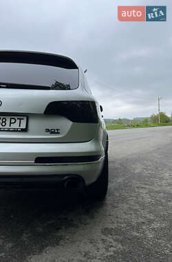 Внедорожник / Кроссовер Audi Q7 2015 в 