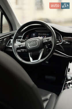Внедорожник / Кроссовер Audi Q7 2019 в 