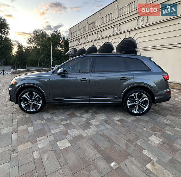 Внедорожник / Кроссовер Audi Q7 2021 в Днепре