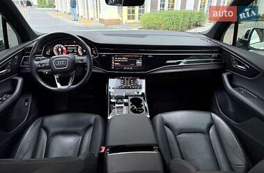 Внедорожник / Кроссовер Audi Q7 2021 в 