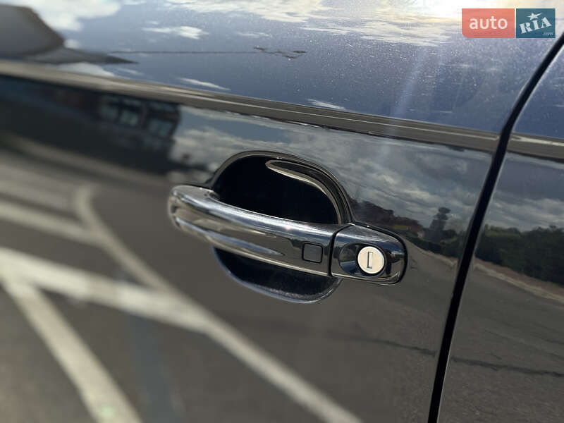 Внедорожник / Кроссовер Audi Q7 2015 в Киеве