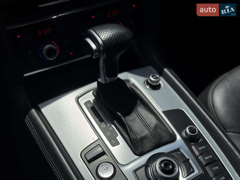 Внедорожник / Кроссовер Audi Q7 2015 в Киеве