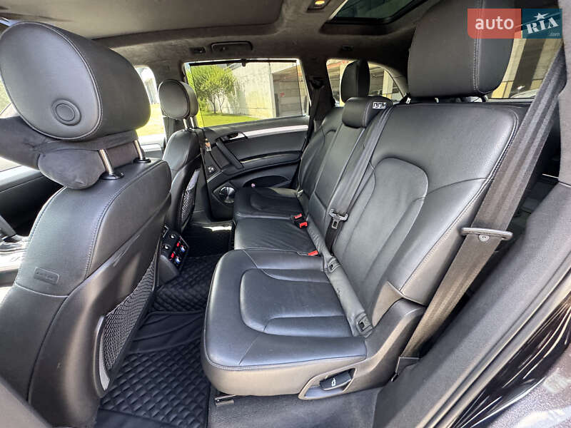 Внедорожник / Кроссовер Audi Q7 2015 в Киеве