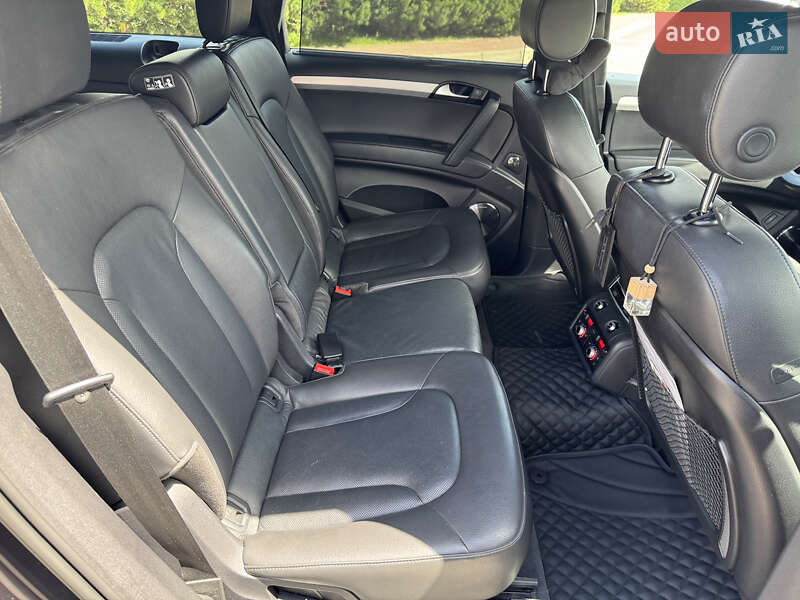 Внедорожник / Кроссовер Audi Q7 2015 в Киеве