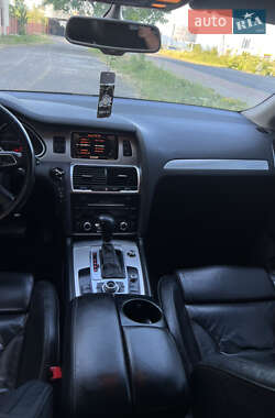 Внедорожник / Кроссовер Audi Q7 2010 в 