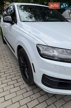 Внедорожник / Кроссовер Audi Q7 2019 в 