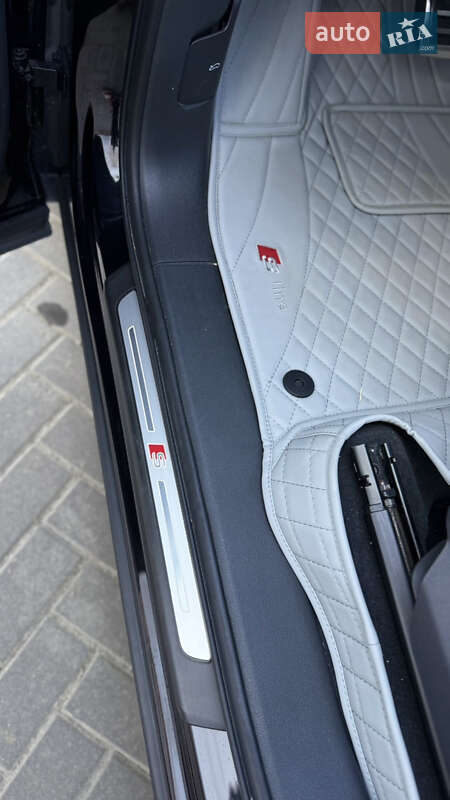 Позашляховик / Кросовер Audi Q7 2020 в Хусті