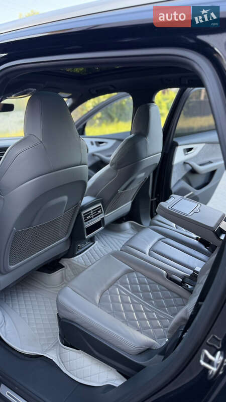 Позашляховик / Кросовер Audi Q7 2020 в Хусті