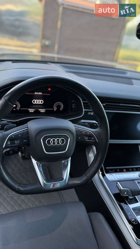 Позашляховик / Кросовер Audi Q7 2020 в Хусті