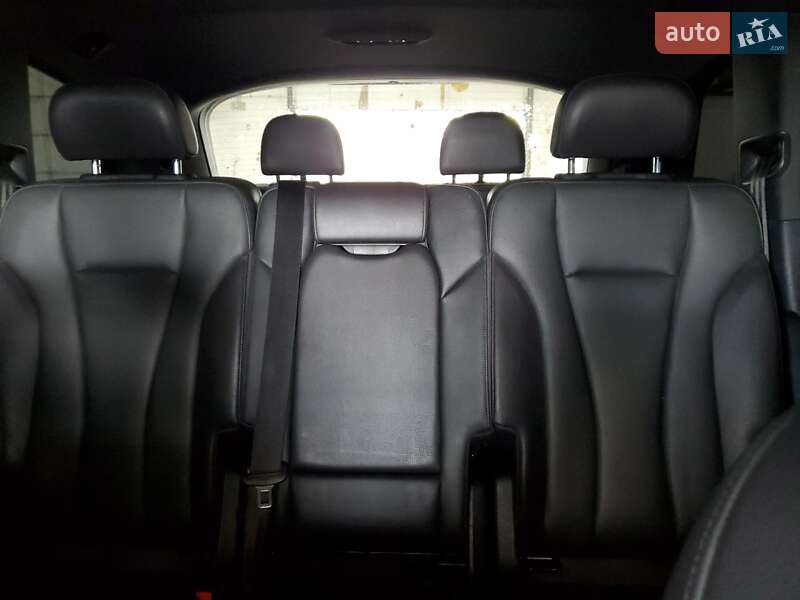 Позашляховик / Кросовер Audi Q7 2017 в Житомирі
