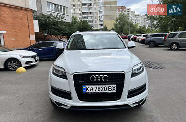 Внедорожник / Кроссовер Audi Q7 2012 в 