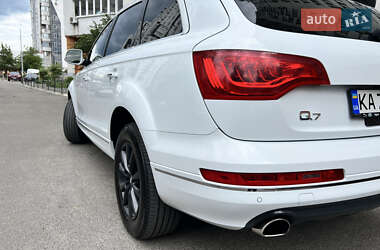 Внедорожник / Кроссовер Audi Q7 2012 в 