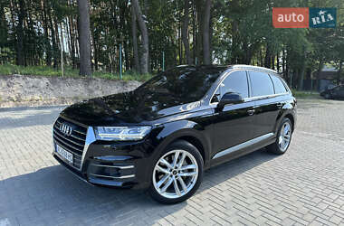 Внедорожник / Кроссовер Audi Q7 2017 в 