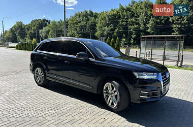 Внедорожник / Кроссовер Audi Q7 2017 в 