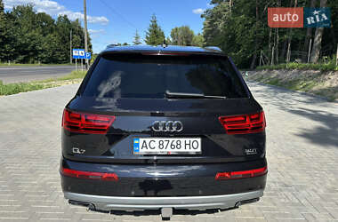 Внедорожник / Кроссовер Audi Q7 2017 в 