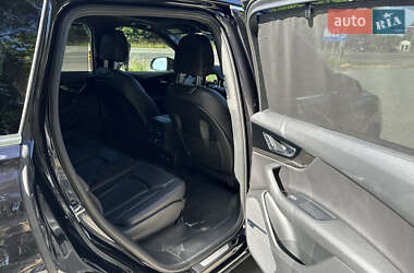 Внедорожник / Кроссовер Audi Q7 2017 в 