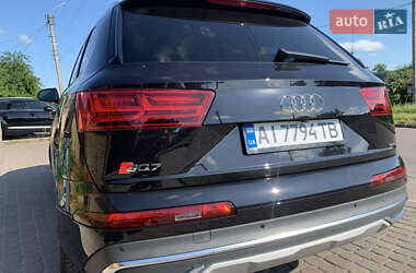 Внедорожник / Кроссовер Audi Q7 2018 в 