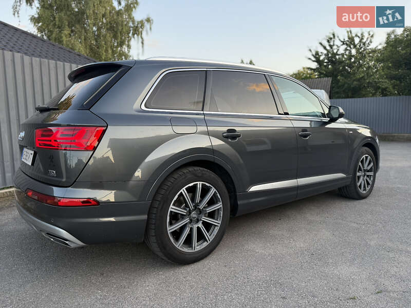 Внедорожник / Кроссовер Audi Q7 2016 в Баре