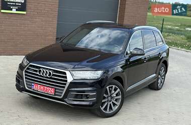 Внедорожник / Кроссовер Audi Q7 2017 в 