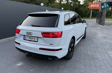 Позашляховик / Кросовер Audi Q7 2017 в 