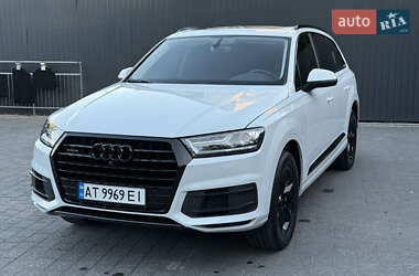 Позашляховик / Кросовер Audi Q7 2017 в 