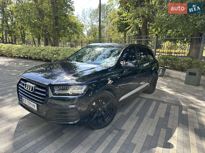 Позашляховик / Кросовер Audi Q7 2016 в Києві